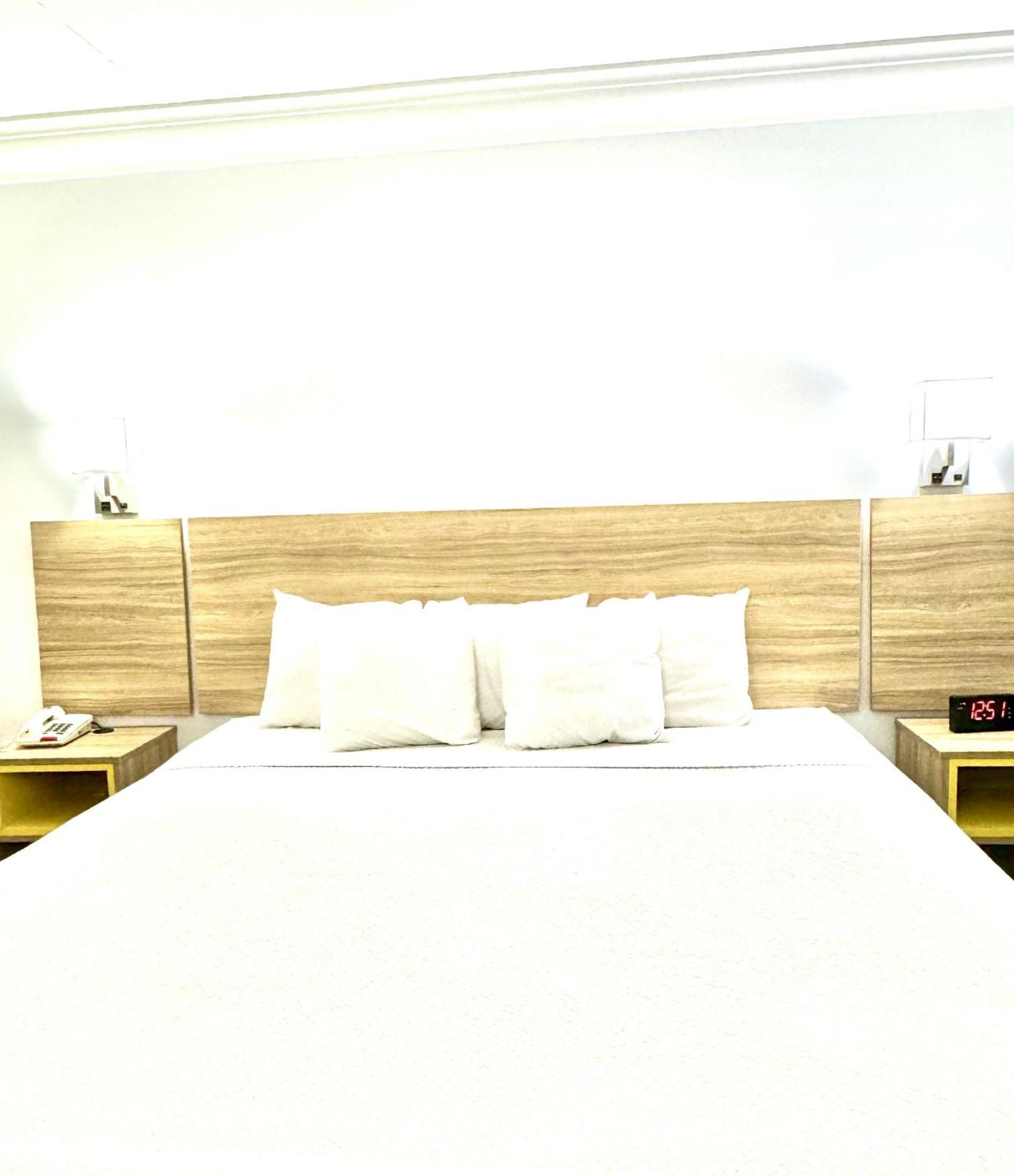 Days Inn By Wyndham Near City Of Hope Duarte Bagian luar foto